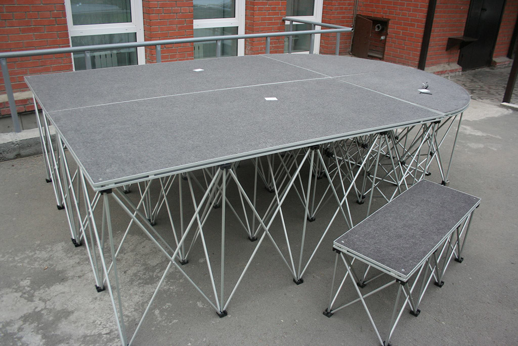 Portable catwalk application example